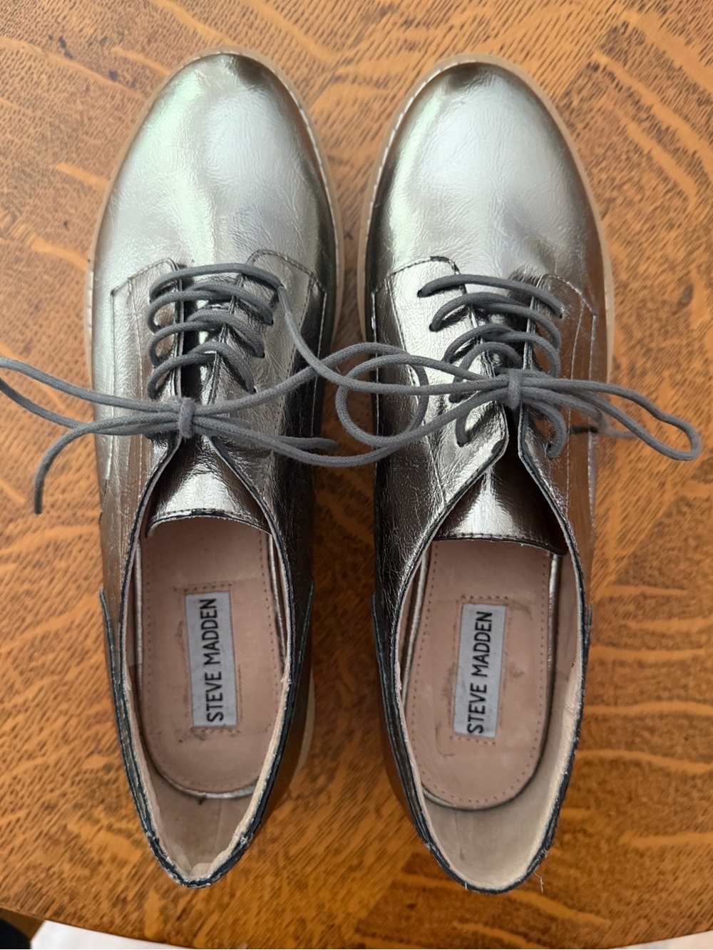 Steve Madden “Raant” Metallic Pewter Lace-Up Oxfords